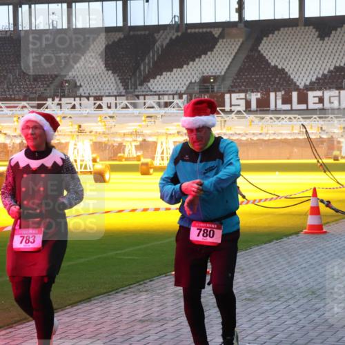 07.12.2025 - St. Pauli X-Mass-Run No. 15 Luisa Fischer http://msf.ph/oto/9377592 07.12.2025 10:01:57 Ziel 783, 5, 780, 118, 393, 780, 783, 801, 804, 959, 1124, 1294, 1724, 1760, 1859, 1887, 1892, 2167, 2528, 2681, 3187, 3580, 3582, 3629, 3878 meine-sportfotos.de
