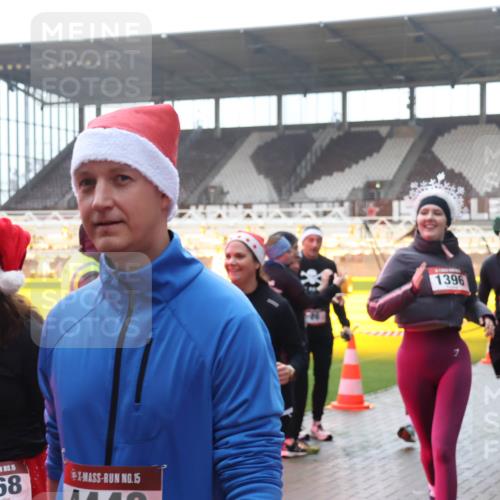 07.12.2025 - St. Pauli X-Mass-Run No. 15 Luisa Fischer http://msf.ph/oto/9377604 07.12.2025 10:27:24 Ziel 15, 2068, 15, 1396, 1510, 159, 1312, 1317, 1468, 1472, 1618, 3720, 3771, 3787, 3792, 3828, 4185, 4225, 4334, 4353, 4384, 4391, 4409, 4410, 4506, 4512, 4705 meine-sportfotos.de
