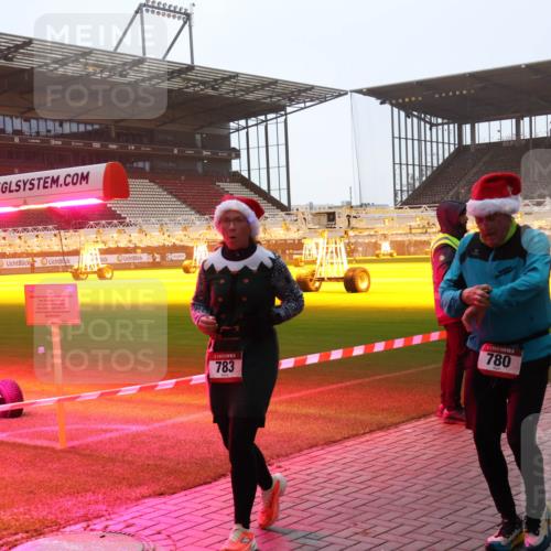 07.12.2025 - St. Pauli X-Mass-Run No. 15 Luisa Fischer http://msf.ph/oto/9377605 07.12.2025 10:01:59 Ziel 783, 5, 780, 118, 393, 780, 783, 801, 804, 959, 1124, 1294, 1724, 1760, 1859, 1887, 1892, 2167, 2528, 2681, 3187, 3580, 3582, 3629, 3878 meine-sportfotos.de