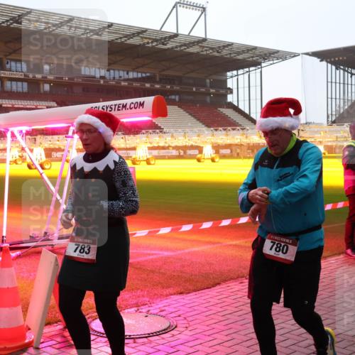 07.12.2025 - St. Pauli X-Mass-Run No. 15 Luisa Fischer http://msf.ph/oto/9377611 07.12.2025 10:02:00 Ziel 783, 3, 15, 780, 118, 393, 780, 783, 801, 804, 959, 1124, 1294, 1724, 1760, 1859, 1887, 1892, 2167, 2528, 2681, 3187, 3580, 3582, 3629, 3878 meine-sportfotos.de