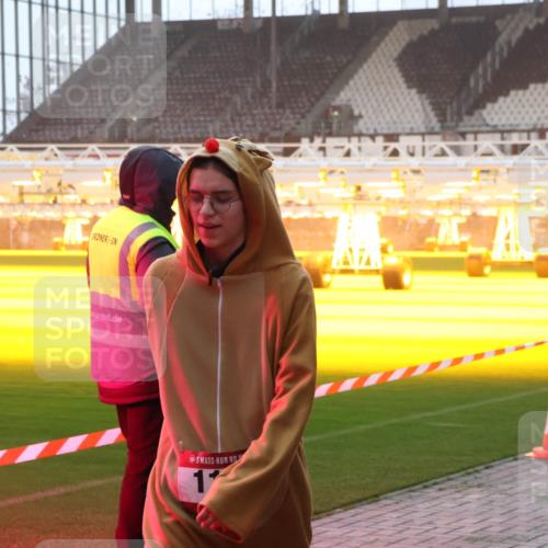 07.12.2025 - St. Pauli X-Mass-Run No. 15 Luisa Fischer http://msf.ph/oto/9377628 07.12.2025 10:02:18 Ziel 12, 118, 393, 804, 959, 1124, 1294, 1724, 1760, 1859, 1934, 2167, 2472, 2681, 3187, 3580, 3582, 3629, 3878 meine-sportfotos.de