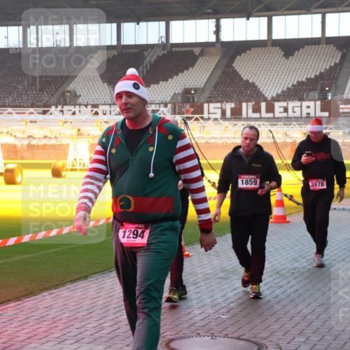 07.12.2025 - St. Pauli X-Mass-Run No. 15 Luisa Fischer http://msf.ph/oto/9377662 07.12.2025 10:02:27 Ziel 15, 1294, 1859, 3878, 804, 959, 1724, 1859, 1934, 2167, 2472, 2681, 2923, 3580, 3582, 3629, 3878, 3944 meine-sportfotos.de