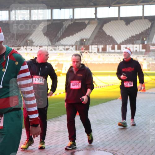 07.12.2025 - St. Pauli X-Mass-Run No. 15 Luisa Fischer http://msf.ph/oto/9377672 07.12.2025 10:02:29 Ziel 27, 15, 1294, 1724, 1859, 3878, 63, 304, 959, 1724, 1859, 1934, 2167, 2472, 2681, 2923, 3580, 3582, 3629, 3944 meine-sportfotos.de