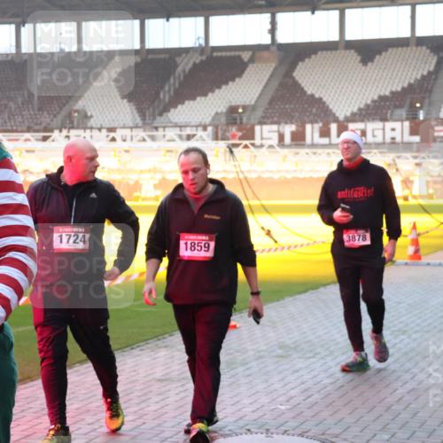 07.12.2025 - St. Pauli X-Mass-Run No. 15 Luisa Fischer http://msf.ph/oto/9377673 07.12.2025 10:02:29 Ziel 129, 3878, 1724, 1859, 63, 304, 959, 1724, 1859, 1934, 2167, 2472, 2681, 2923, 3580, 3582, 3629, 3944 meine-sportfotos.de