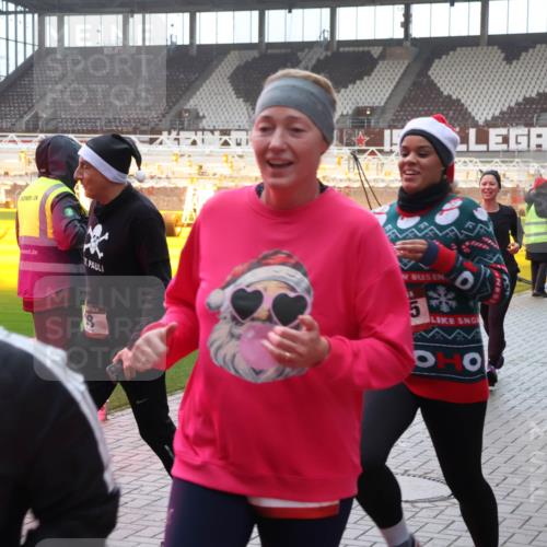 07.12.2025 - St. Pauli X-Mass-Run No. 15 Luisa Fischer http://msf.ph/oto/9377692 07.12.2025 10:27:38 Ziel 15, 5, 0, 3828, 159, 1312, 1317, 1468, 1472, 1618, 3571, 3714, 3715, 3720, 3722, 3723, 3771, 3787, 3793, 3828, 4185, 4225, 4334, 4353, 4384, 4391, 4409, 4410, 4435, 4705 meine-sportfotos.de