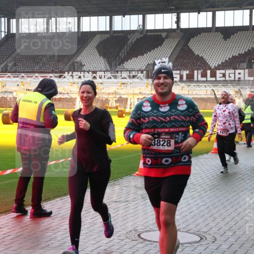 07.12.2025 - St. Pauli X-Mass-Run No. 15 Luisa Fischer http://msf.ph/oto/9377704 07.12.2025 10:27:40 Ziel 3828, 0, 1472, 1468, 159, 1312, 1317, 1468, 1472, 1618, 2677, 3571, 3706, 3707, 3714, 3715, 3720, 3722, 3723, 3771, 3787, 3793, 3828, 4185, 4225, 4334, 4353, 4384, 4391, 4409, 4410, 4435 meine-sportfotos.de