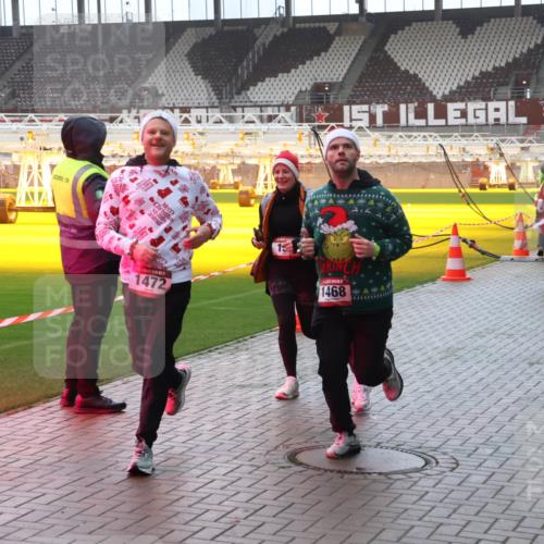 07.12.2025 - St. Pauli X-Mass-Run No. 15 Luisa Fischer http://msf.ph/oto/9377713 07.12.2025 10:27:42 Ziel 1472, 1468, 4334, 4353, 159, 1312, 1317, 1468, 1472, 1618, 2677, 3154, 3156, 3571, 3706, 3707, 3714, 3715, 3720, 3722, 3723, 3771, 3787, 3793, 4225, 4334, 4353, 4384, 4391, 4409, 4410, 4435 meine-sportfotos.de