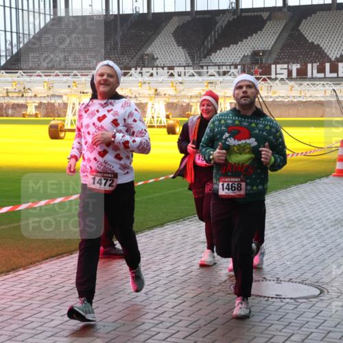 07.12.2025 - St. Pauli X-Mass-Run No. 15 Luisa Fischer http://msf.ph/oto/9377716 07.12.2025 10:27:43 Ziel 5, 1472, 15, 1468, 4334, 159, 1312, 1317, 1468, 1472, 1618, 2677, 3154, 3156, 3571, 3706, 3707, 3714, 3715, 3720, 3722, 3723, 3793, 4225, 4334, 4353, 4384, 4391, 4409, 4410, 4435 meine-sportfotos.de