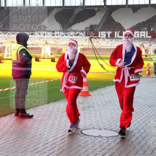 07.12.2025 - St. Pauli X-Mass-Run No. 15 Luisa Fischer http://msf.ph/oto/9377737 07.12.2025 10:27:46 Ziel 4334, 4353, 4391, 1618, 4410, 159, 175, 1312, 1317, 1468, 1472, 1618, 2677, 3154, 3156, 3571, 3706, 3707, 3714, 3715, 3720, 3722, 3723, 3793, 4225, 4334, 4353, 4391, 4409, 4410, 4435 meine-sportfotos.de