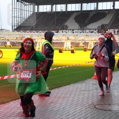 07.12.2025 - St. Pauli X-Mass-Run No. 15 Luisa Fischer http://msf.ph/oto/9377756 07.12.2025 10:27:56 Ziel 3714, 3722, 4225, 175, 1312, 1317, 1468, 1472, 1618, 2060, 2101, 2188, 2677, 3154, 3156, 3458, 3571, 3706, 3707, 3713, 3714, 3715, 3720, 3722, 3723, 3793, 4225, 4334, 4353, 4383, 4391, 4409, 4410, 4435, 4462, 4463, 4515, 4516 meine-sportfotos.de