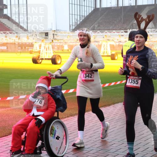 07.12.2025 - St. Pauli X-Mass-Run No. 15 Luisa Fischer http://msf.ph/oto/9377776 07.12.2025 11:08:47 Ziel 15, 376, 15, 1342, 15, 1355, 159, 100, 152, 155, 166, 396, 446, 629, 635, 653, 758, 772, 774, 784, 1078, 1107, 1123, 1129, 1170, 1184, 1226, 1230, 1249, 1342, 1355, 1412, xxxx, 1424, 1491, 1520, 1525, 1559, 1560, 1596, 1625, 1706, 1809, 1810, 2259, 2893, 4584, 4798, 4815, 4819, 4830 meine-sportfotos.de