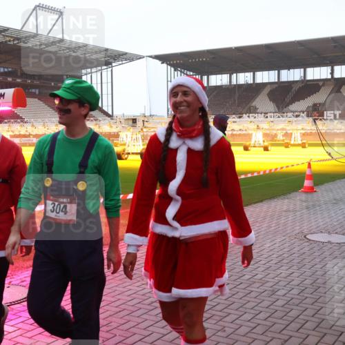 07.12.2025 - St. Pauli X-Mass-Run No. 15 Luisa Fischer http://msf.ph/oto/9377800 07.12.2025 10:03:01 Ziel 5, 2472, 304, 63, 304, 885, 918, 1105, 1314, 1828, 1829, 1934, 2510, 2514, 2604, 2780, 2781, 2908, 2923, 3284, 3518, 3892, 3944 meine-sportfotos.de