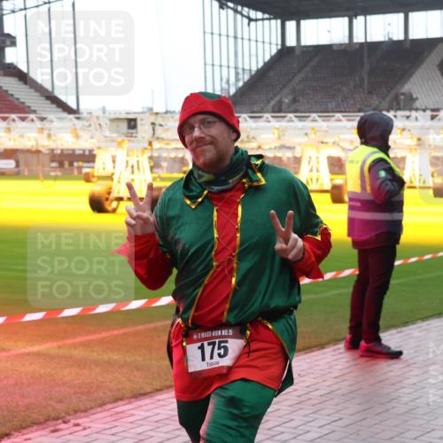 07.12.2025 - St. Pauli X-Mass-Run No. 15 Luisa Fischer http://msf.ph/oto/9377808 07.12.2025 10:28:07 Ziel 34, 15, 175, 175, 1312, 1317, 1717, 2060, 2101, 2188, 2677, 3154, 3156, 3458, 3571, 3706, 3707, 3713, 3714, 3715, 3722, 3723, 3793, 4132, 4133, 4225, 4350, 4383, 4435, 4453, 4454, 4462, 4463, 4515, 4516, 4527, 4538, 4875 meine-sportfotos.de