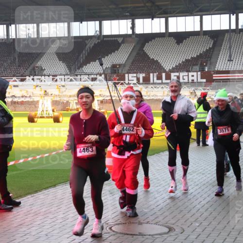 07.12.2025 - St. Pauli X-Mass-Run No. 15 Luisa Fischer http://msf.ph/oto/9377835 07.12.2025 10:28:13 Ziel 4463, 4462, 3571, 3458, 206, 175, 1507, 1717, 1742, 1745, 2060, 2101, 2188, 2677, 3154, 3156, 3412, 3458, 3571, 3706, 3707, 3713, 3714, 3715, 3722, 3723, 3729, 3730, 3793, 3879, 3881, 3883, 4064, 4065, 4132, 4133, 4189, 4344, 4350, 4383, 4435, 4453, 4454, 4462, 4463, 4515, 4516, 4527, 4538, 4700, 4704, 4708, 4710, 4875 meine-sportfotos.de