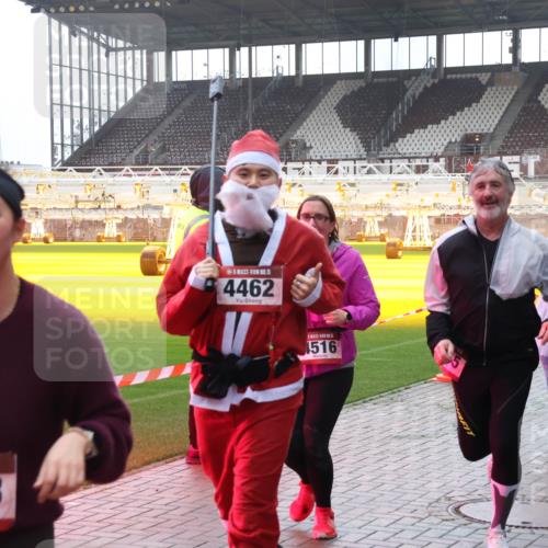 07.12.2025 - St. Pauli X-Mass-Run No. 15 Luisa Fischer http://msf.ph/oto/9377845 07.12.2025 10:28:14 Ziel 4463, 15, 4462, 516, 357, 175, 1507, 1717, 1742, 1745, 2060, 2101, 2188, 2677, 3154, 3156, 3412, 3458, 3571, 3706, 3707, 3713, 3714, 3715, 3722, 3723, 3727, 3729, 3730, 3793, 3879, 3881, 3883, 4064, 4065, 4132, 4133, 4189, 4344, 4350, 4383, 4435, 4453, 4454, 4462, 4463, 4515, 4516, 4527, 4538, 4700, 4704, 4708, 4710, 4875 meine-sportfotos.de