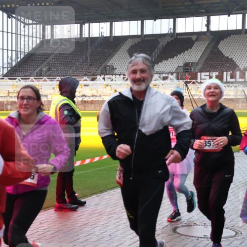 07.12.2025 - St. Pauli X-Mass-Run No. 15 Luisa Fischer http://msf.ph/oto/9377851 07.12.2025 10:28:15 Ziel 1462, 6, 97, 35, 175, 1507, 1717, 1742, 1745, 2060, 2101, 2188, 2677, 3154, 3156, 3412, 3458, 3571, 3706, 3707, 3713, 3714, 3715, 3722, 3723, 3727, 3729, 3730, 3793, 3879, 3881, 3883, 4064, 4065, 4132, 4133, 4189, 4344, 4350, 4376, 4380, 4383, 4435, 4453, 4454, 4462, 4463, 4515, 4516, 4527, 4538, 4700, 4704, 4708, 4710, 4875 meine-sportfotos.de