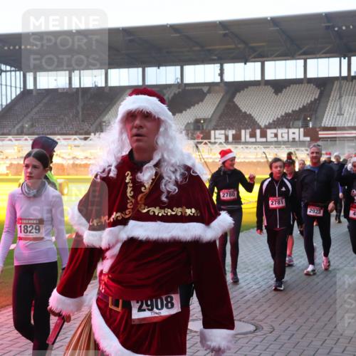 07.12.2025 - St. Pauli X-Mass-Run No. 15 Luisa Fischer http://msf.ph/oto/9377866 07.12.2025 10:03:22 Ziel 15, 1829, 24255, 2908, 2780, 2781, 2923, 442, 443, 177, 442, 443, 460, 885, 918, 936, 943, 956, 963, 965, 1105, 1118, 1314, 1594, 2505, 2510, 2514, 2682, 2780, 2781, 2908, 3284, 3417, 3518, 3892 meine-sportfotos.de