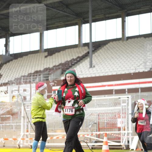 07.12.2025 - St. Pauli X-Mass-Run No. 15 Patografie http://msf.ph/oto/9377872 07.12.2025 10:08:44 Ziel 390, 707, 786, 789, 947, 1002, 1031, 1176, 2247, 2248, 2521, 3212, 3332, 3335, 3484, 3495, 3671, 3759, 3904, 3907, 4205, 4232, 4234, 4451 meine-sportfotos.de