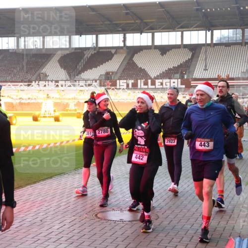 07.12.2025 - St. Pauli X-Mass-Run No. 15 Luisa Fischer http://msf.ph/oto/9377874 07.12.2025 10:03:23 Ziel 351, 2780, 15, 1828, 442, 2923, 443, 177, 177, 442, 443, 460, 885, 918, 936, 943, 956, 963, 965, 1105, 1118, 1314, 1594, 2505, 2510, 2514, 2682, 2780, 2781, 2908, 3284, 3417, 3518, 3892 meine-sportfotos.de