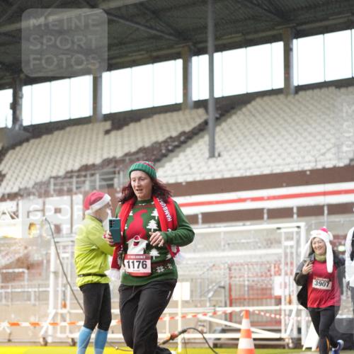 07.12.2025 - St. Pauli X-Mass-Run No. 15 Patografie http://msf.ph/oto/9377881 07.12.2025 10:08:44 Ziel 390, 707, 786, 789, 947, 1002, 1031, 1176, 2247, 2248, 2521, 3212, 3332, 3335, 3484, 3495, 3671, 3759, 3904, 3907, 4205, 4232, 4234, 4451 meine-sportfotos.de