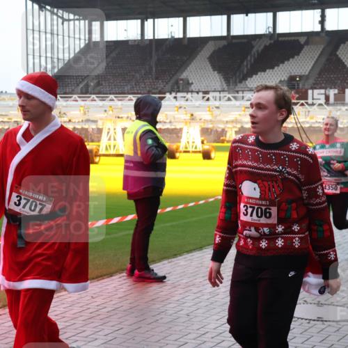 07.12.2025 - St. Pauli X-Mass-Run No. 15 Luisa Fischer http://msf.ph/oto/9377891 07.12.2025 10:28:25 Ziel 15, 3707, 15, 3706, 4350, 4875, 175, 1507, 1717, 1742, 1745, 2060, 2101, 2188, 2677, 2723, 3154, 3156, 3395, 3412, 3413, 3458, 3472, 3706, 3707, 3713, 3727, 3729, 3730, 3879, 3881, 3883, 4064, 4065, 4132, 4133, 4159, 4160, 4189, 4245, 4344, 4350, 4376, 4380, 4383, 4453, 4454, 4462, 4463, 4515, 4516, 4527, 4538, 4697, 4698, 4700, 4701, 4702, 4704, 4706, 4707, 4708, 4710, 4875 meine-sportfotos.de