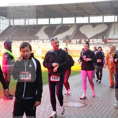 07.12.2025 - St. Pauli X-Mass-Run No. 15 Luisa Fischer http://msf.ph/oto/9377900 07.12.2025 10:03:26 Ziel 15, 2780, 15, 2781, 2923, 28, 3892, 943, 177, 177, 442, 443, 460, 885, 918, 936, 943, 956, 963, 965, 1118, 1314, 1594, 2505, 2510, 2514, 2682, 2780, 2781, 2908, 2973, 2975, 3284, 3417, 3518, 3892 meine-sportfotos.de