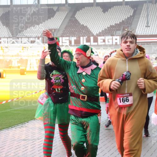 07.12.2025 - St. Pauli X-Mass-Run No. 15 Luisa Fischer http://msf.ph/oto/9377924 07.12.2025 11:09:01 Ziel 6709, 15, 166, 5, 1184, 625, 100, 152, 155, 166, 396, 446, 758, 784, 1078, 1170, 1184, 1412, xxxx, 1424, 1464, 1491, 1502, 1511, 1559, 1560, 1596, 1625, 1706, 2070, 2259, 2879, 2893, 2898, 4471, 4584, 4819, 4830 meine-sportfotos.de