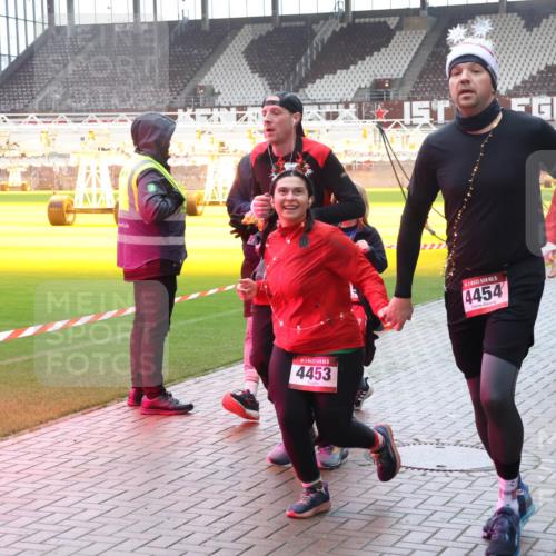 07.12.2025 - St. Pauli X-Mass-Run No. 15 Luisa Fischer http://msf.ph/oto/9377942 07.12.2025 10:28:33 Ziel 5, 4453, 15, 4454, 4133, 1507, 1717, 1742, 1745, 2060, 2101, 2188, 2526, 2723, 3395, 3412, 3413, 3454, 3458, 3472, 3713, 3727, 3729, 3730, 3879, 3881, 3883, 4064, 4065, 4132, 4133, 4159, 4160, 4189, 4245, 4344, 4350, 4355, 4376, 4380, 4383, 4388, 4453, 4454, 4462, 4463, 4515, 4516, 4527, 4538, 4697, 4698, 4700, 4701, 4702, 4704, 4706, 4707, 4708, 4710, 4875 meine-sportfotos.de