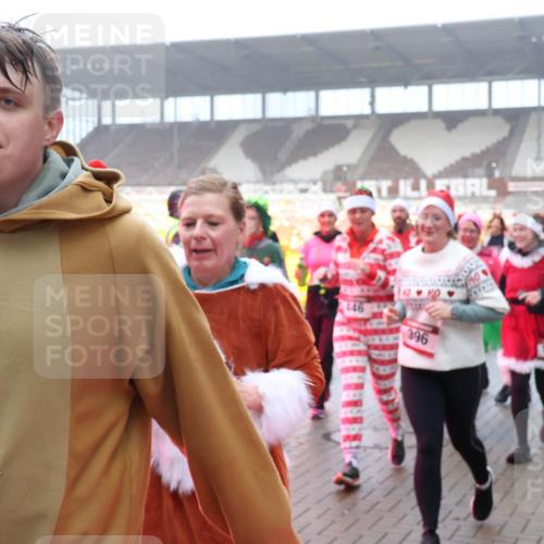 07.12.2025 - St. Pauli X-Mass-Run No. 15 Luisa Fischer http://msf.ph/oto/9377965 07.12.2025 11:09:04 Ziel 15, 166, 146, 396, 100, 152, 155, 166, 335, 338, 341, 396, 446, 758, 784, 1078, 1170, 1184, 1412, xxxx, 1424, 1464, 1491, 1502, 1511, 1559, 1560, 1625, 1706, 2070, 2259, 2879, 2893, 2898, 4471, 4584, 4819, 4830 meine-sportfotos.de