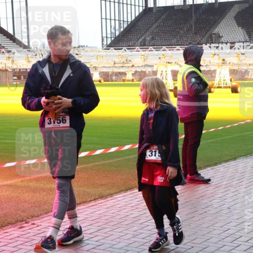 07.12.2025 - St. Pauli X-Mass-Run No. 15 Luisa Fischer http://msf.ph/oto/9377966 07.12.2025 10:28:36 Ziel 15, 3156, 31, 1000, 412, 1507, 1717, 1742, 1745, 2101, 2188, 2526, 2723, 3395, 3412, 3413, 3454, 3458, 3472, 3713, 3727, 3729, 3730, 3879, 3881, 3883, 4037, 4064, 4065, 4132, 4133, 4159, 4160, 4189, 4245, 4250, 4344, 4350, 4355, 4376, 4380, 4383, 4388, 4453, 4454, 4462, 4463, 4527, 4538, 4697, 4698, 4700, 4701, 4702, 4704, 4706, 4707, 4708, 4710, 4875 meine-sportfotos.de