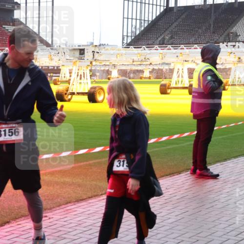 07.12.2025 - St. Pauli X-Mass-Run No. 15 Luisa Fischer http://msf.ph/oto/9377972 07.12.2025 10:28:36 Ziel 3156, 31, 412, 1507, 1717, 1742, 1745, 2101, 2188, 2526, 2723, 3395, 3412, 3413, 3454, 3458, 3472, 3713, 3727, 3729, 3730, 3879, 3881, 3883, 4037, 4064, 4065, 4132, 4133, 4159, 4160, 4189, 4245, 4250, 4344, 4350, 4355, 4376, 4380, 4383, 4388, 4453, 4454, 4462, 4463, 4527, 4538, 4697, 4698, 4700, 4701, 4702, 4704, 4706, 4707, 4708, 4710, 4875 meine-sportfotos.de