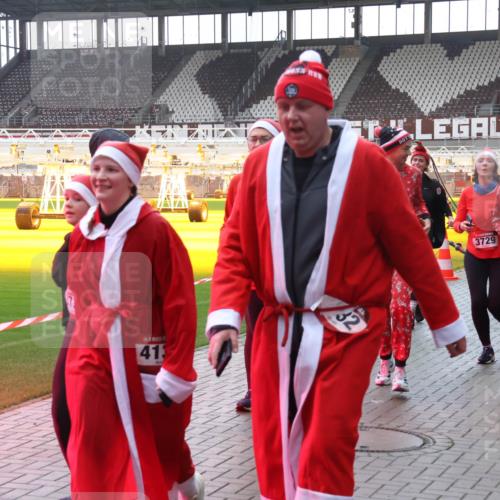 07.12.2025 - St. Pauli X-Mass-Run No. 15 Luisa Fischer http://msf.ph/oto/9377984 07.12.2025 10:28:38 Ziel 413, 981, 3729, 745, 38, 412, 1507, 1717, 1742, 1745, 2101, 2188, 2526, 2723, 3395, 3412, 3413, 3454, 3472, 3713, 3727, 3729, 3730, 3879, 3881, 3883, 4037, 4064, 4065, 4132, 4133, 4159, 4160, 4189, 4245, 4250, 4344, 4350, 4355, 4376, 4380, 4388, 4453, 4454, 4462, 4463, 4527, 4538, 4697, 4698, 4700, 4701, 4702, 4704, 4706, 4707, 4708, 4710, 4875 meine-sportfotos.de