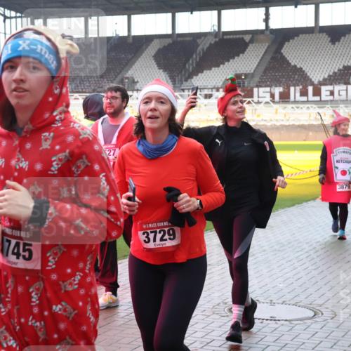 07.12.2025 - St. Pauli X-Mass-Run No. 15 Luisa Fischer http://msf.ph/oto/9378007 07.12.2025 10:28:41 Ziel 83, 1745, 27, 3729, 3883, 3879, 412, 1507, 1717, 1742, 1745, 2526, 2723, 2912, 2913, 3209, 3218, 3377, 3395, 3412, 3413, 3454, 3472, 3713, 3727, 3729, 3730, 3879, 3881, 3883, 4037, 4064, 4065, 4132, 4133, 4159, 4160, 4189, 4245, 4250, 4344, 4350, 4355, 4376, 4380, 4388, 4453, 4454, 4527, 4538, 4697, 4698, 4700, 4701, 4702, 4704, 4706, 4707, 4708, 4710, 4875 meine-sportfotos.de