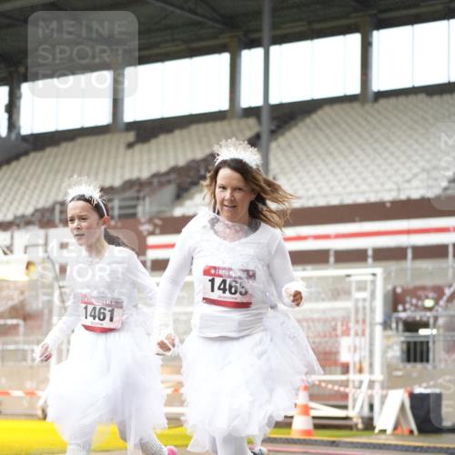 07.12.2025 - St. Pauli X-Mass-Run No. 15 Patografie http://msf.ph/oto/9378009 07.12.2025 10:08:58 Ziel 19, 786, 1176, 1461, 1465, 1570, 1575, 1576, 2126, 3300, 3484, 3891, 3904, 3907, 4066, 4067, 4068, 4113 meine-sportfotos.de