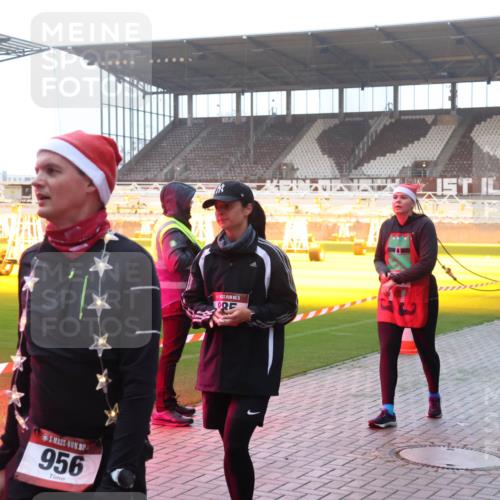 07.12.2025 - St. Pauli X-Mass-Run No. 15 Luisa Fischer http://msf.ph/oto/9378027 07.12.2025 10:03:37 Ziel 956, 177, 442, 443, 460, 885, 918, 936, 943, 956, 963, 965, 984, 1118, 1314, 1484, 1486, 1594, 2505, 2682, 2780, 2781, 2973, 2975, 3284, 3417, 3518, 3892, 4193, 4239 meine-sportfotos.de