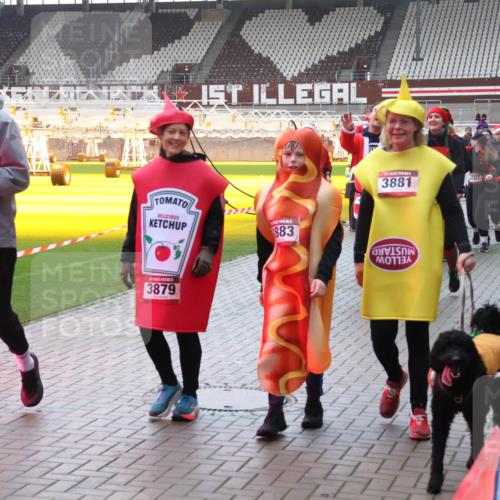 07.12.2025 - St. Pauli X-Mass-Run No. 15 Luisa Fischer http://msf.ph/oto/9378044 07.12.2025 10:28:45 Ziel 3881, 883, 3879, 4707, 4416, 4409, 412, 1507, 1717, 1742, 1745, 2526, 2723, 2912, 2913, 3209, 3218, 3377, 3395, 3412, 3413, 3454, 3472, 3727, 3729, 3730, 3879, 3881, 3883, 4037, 4064, 4065, 4132, 4133, 4159, 4160, 4189, 4245, 4250, 4344, 4350, 4355, 4376, 4380, 4388, 4453, 4454, 4527, 4538, 4697, 4698, 4700, 4701, 4702, 4704, 4706, 4707, 4708, 4710, 4875 meine-sportfotos.de