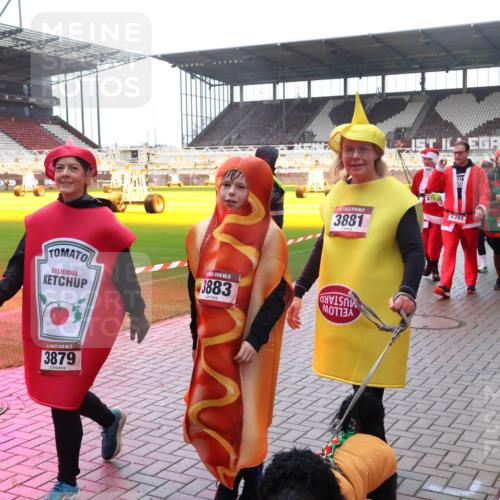 07.12.2025 - St. Pauli X-Mass-Run No. 15 Luisa Fischer http://msf.ph/oto/9378064 07.12.2025 10:28:47 Ziel 5, 3881, 4391, 15, 3883, 15, 3879, 1618, 272, 46, 4410, 412, 1507, 1717, 1742, 1745, 2526, 2723, 2912, 2913, 3209, 3218, 3377, 3395, 3412, 3413, 3454, 3472, 3727, 3729, 3730, 3879, 3881, 3883, 4037, 4064, 4065, 4132, 4133, 4159, 4160, 4189, 4245, 4250, 4344, 4350, 4355, 4376, 4380, 4388, 4453, 4454, 4527, 4538, 4697, 4698, 4700, 4701, 4702, 4704, 4706, 4707, 4708, 4710, 4875 meine-sportfotos.de