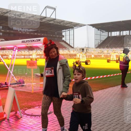 07.12.2025 - St. Pauli X-Mass-Run No. 15 Luisa Fischer http://msf.ph/oto/9378072 07.12.2025 11:09:09 Ziel 1412, 414, 100, 152, 155, 166, 335, 338, 341, 396, 446, 495, 496, 619, 758, 784, 1078, 1136, 1138, 1140, 1170, 1184, 1205, 1211, 1412, xxxx, 1424, 1464, 1491, 1502, 1511, 1625, 1706, 2070, 2259, 2879, 2893, 2898, 4471, 4584, 4819, 4830 meine-sportfotos.de