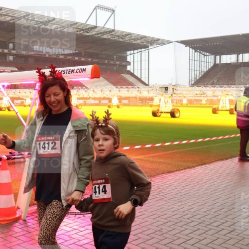 07.12.2025 - St. Pauli X-Mass-Run No. 15 Luisa Fischer http://msf.ph/oto/9378074 07.12.2025 11:09:10 Ziel 15, 1412, 15, 414, 152, 155, 166, 335, 338, 341, 396, 446, 495, 496, 619, 758, 784, 1078, 1136, 1138, 1140, 1170, 1184, 1205, 1211, 1412, xxxx, 1424, 1464, 1491, 1502, 1511, 1625, 1706, 2070, 2259, 2879, 2893, 2898, 4471, 4584, 4819, 4830 meine-sportfotos.de