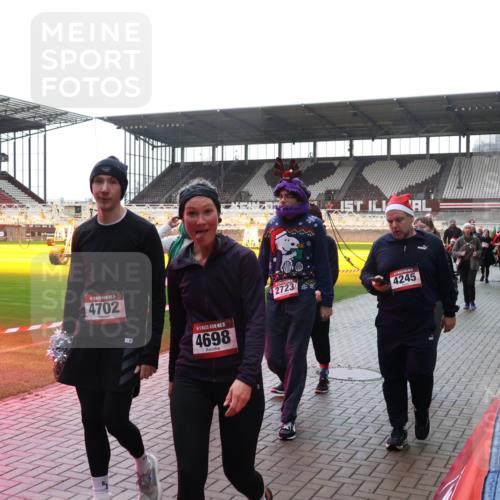 07.12.2025 - St. Pauli X-Mass-Run No. 15 Luisa Fischer http://msf.ph/oto/9378084 07.12.2025 10:28:55 Ziel 15, 4707, 5, 4702, 15, 4698, 2723, 4245, 412, 1095, 1507, 1742, 1745, 2046, 2051, 2526, 2723, 2912, 2913, 3209, 3218, 3377, 3395, 3412, 3413, 3454, 3472, 3727, 3729, 3730, 3879, 3881, 3883, 4037, 4064, 4065, 4159, 4160, 4189, 4245, 4250, 4344, 4355, 4376, 4380, 4388, 4414, 4449, 4450, 4697, 4698, 4700, 4701, 4702, 4704, 4706, 4707, 4708, 4710 meine-sportfotos.de