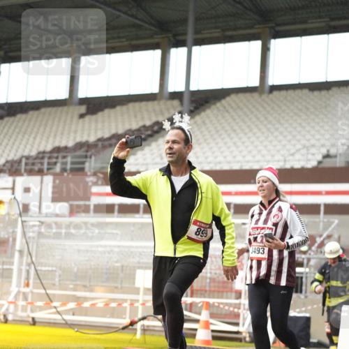 07.12.2025 - St. Pauli X-Mass-Run No. 15 Patografie http://msf.ph/oto/9378088 07.12.2025 10:09:14 Ziel 881, 896, 899, 960, 1718, 3493, 3756, 4113, 4666 meine-sportfotos.de