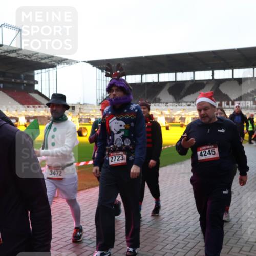 07.12.2025 - St. Pauli X-Mass-Run No. 15 Luisa Fischer http://msf.ph/oto/9378095 07.12.2025 10:28:56 Ziel 15, 4698, 3472, 2723, 4245, 412, 1095, 1507, 1566, 1742, 1745, 2046, 2051, 2397, 2526, 2723, 2912, 2913, 3209, 3218, 3377, 3395, 3412, 3413, 3454, 3472, 3727, 3729, 3730, 3879, 3881, 3883, 4037, 4064, 4065, 4159, 4160, 4189, 4245, 4250, 4344, 4355, 4376, 4380, 4388, 4414, 4446, 4449, 4450, 4697, 4698, 4700, 4701, 4702, 4704, 4706, 4707, 4708, 4710 meine-sportfotos.de