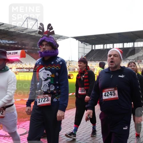 07.12.2025 - St. Pauli X-Mass-Run No. 15 Luisa Fischer http://msf.ph/oto/9378103 07.12.2025 10:28:57 Ziel 3472, 15, 2723, 4380, 15, 4245, 2526, 412, 1095, 1507, 1566, 1742, 1745, 2046, 2051, 2397, 2526, 2723, 2912, 2913, 3209, 3218, 3377, 3395, 3412, 3413, 3454, 3472, 3727, 3729, 3730, 3879, 4037, 4064, 4065, 4159, 4160, 4189, 4245, 4250, 4344, 4355, 4376, 4380, 4388, 4414, 4446, 4449, 4450, 4543, 4544, 4697, 4698, 4700, 4701, 4702, 4704, 4706, 4707, 4708, 4710 meine-sportfotos.de