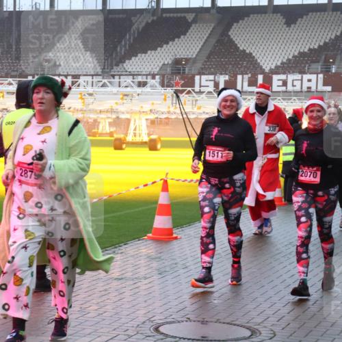 07.12.2025 - St. Pauli X-Mass-Run No. 15 Luisa Fischer http://msf.ph/oto/9378131 07.12.2025 11:09:25 Ziel 2879, 1511, 338, 2070, 341, 1502, 44, 51, 335, 338, 341, 495, 496, 558, 619, 1110, 1136, 1138, 1140, 1205, 1211, 1260, 1412, xxxx, 1464, 1502, 1511, 1574, 2070, 2879, 2893, 2898, 4471, 4584, 4819, 4830 meine-sportfotos.de