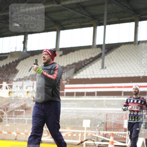 07.12.2025 - St. Pauli X-Mass-Run No. 15 Patografie http://msf.ph/oto/9378163 07.12.2025 10:09:20 Ziel 800, 881, 896, 899, 960, 1243, 1248, 1718, 3493, 3756 meine-sportfotos.de