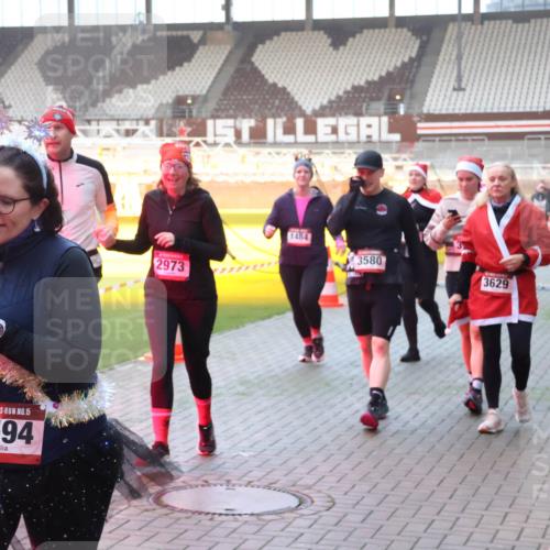 07.12.2025 - St. Pauli X-Mass-Run No. 15 Luisa Fischer http://msf.ph/oto/9378166 07.12.2025 10:03:48 Ziel 15, 1594, 2973, 1484, 3580, 3629, 177, 213, 214, 358, 442, 443, 460, 936, 940, 943, 956, 963, 965, 984, 1023, 1118, 1263, 1264, 1484, 1486, 1506, 1594, 1888, 2002, 2380, 2505, 2682, 2973, 2975, 3334, 3417, 4193, 4239, 4660, 4667, 4679, 4680 meine-sportfotos.de