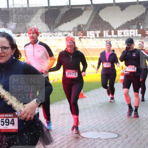 07.12.2025 - St. Pauli X-Mass-Run No. 15 Luisa Fischer http://msf.ph/oto/9378168 07.12.2025 10:03:48 Ziel 15, 1594, 2973, 1484, 3580, 3629, 177, 213, 214, 358, 442, 443, 460, 936, 940, 943, 956, 963, 965, 984, 1023, 1118, 1263, 1264, 1484, 1486, 1506, 1594, 1888, 2002, 2380, 2505, 2682, 2973, 2975, 3334, 3417, 4193, 4239, 4660, 4667, 4679, 4680 meine-sportfotos.de