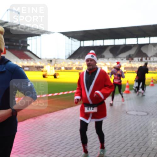 07.12.2025 - St. Pauli X-Mass-Run No. 15 Luisa Fischer http://msf.ph/oto/9378174 07.12.2025 10:29:06 Ziel 4065, 412, 412, 1095, 1308, 1330, 1566, 2046, 2051, 2397, 2526, 2723, 2912, 2913, 3209, 3218, 3377, 3395, 3413, 3454, 3472, 3669, 4037, 4073, 4245, 4250, 4265, 4291, 4355, 4388, 4414, 4446, 4449, 4450, 4543, 4544, 4697, 4698, 4701, 4702, 4706, 4707 meine-sportfotos.de