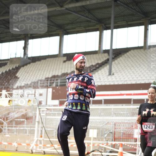 07.12.2025 - St. Pauli X-Mass-Run No. 15 Patografie http://msf.ph/oto/9378184 07.12.2025 10:09:21 Ziel 800, 881, 896, 899, 960, 1243, 1248, 1718, 3493, 3756 meine-sportfotos.de