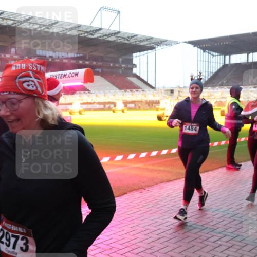 07.12.2025 - St. Pauli X-Mass-Run No. 15 Luisa Fischer http://msf.ph/oto/9378192 07.12.2025 10:03:51 Ziel 75, 2973, 1484, 1486, 177, 185, 213, 214, 358, 399, 442, 443, 460, 936, 940, 943, 956, 963, 965, 984, 1023, 1118, 1263, 1264, 1394, 1484, 1486, 1506, 1594, 1888, 2002, 2366, 2380, 2505, 2682, 2973, 2975, 3334, 3417, 3734, 4193, 4239, 4660, 4667, 4679, 4680 meine-sportfotos.de